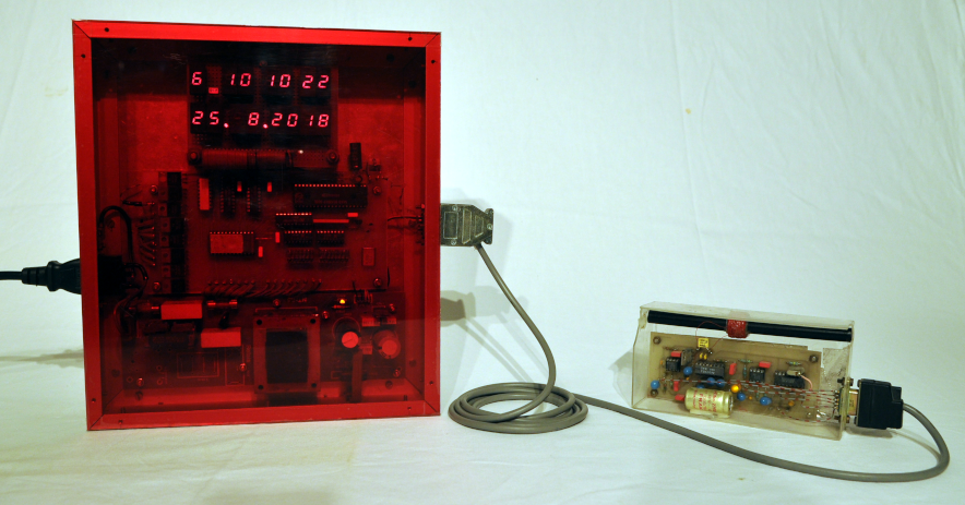 Funkuhr mit Empfänger